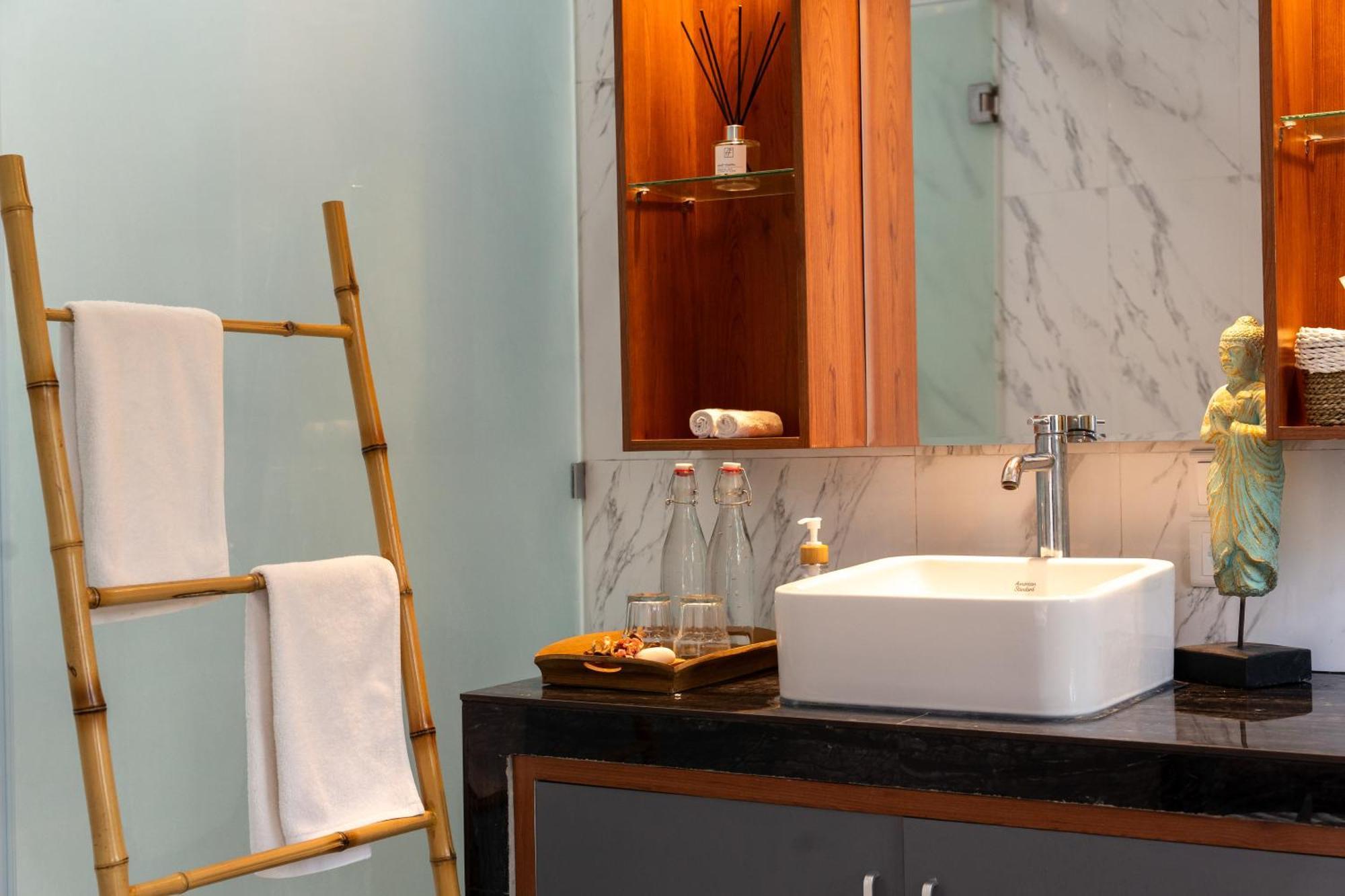 Villa Taj A Luxurious And Spacious Pool Villa Kerobokan Εξωτερικό φωτογραφία